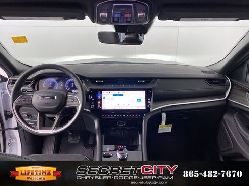 New 2026 Jeep Grand Cherokee Altitude image 28