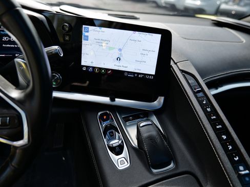 Used 2021 Chevrolet Corvette Stingray Preferred Cpe w/ Z51 Performance Package image 22