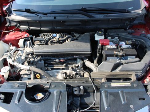 Used 2018 Nissan Rogue SV image 34