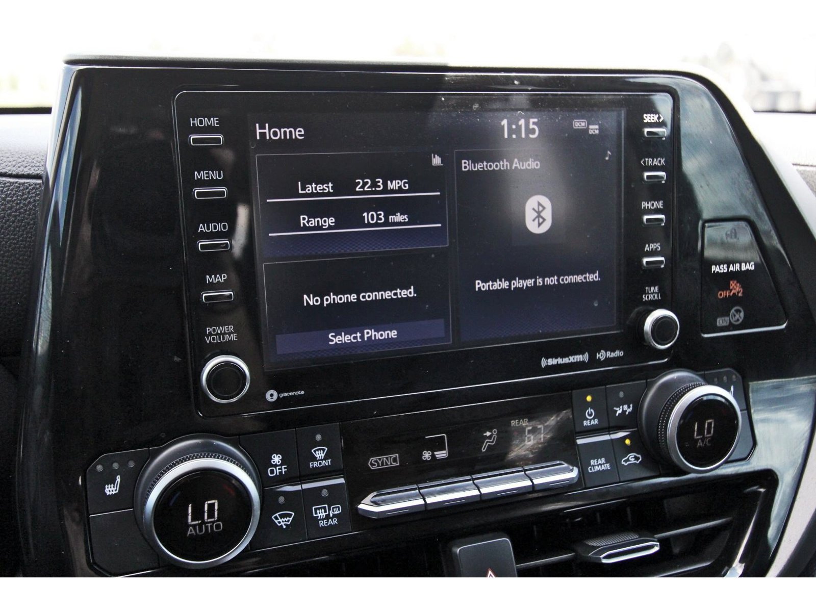 Used 2020 Toyota Highlander XLE AWD/4WD image 26