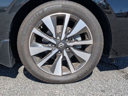 Certified 2024 Nissan Sentra SV w/ SV Premium Package image 10