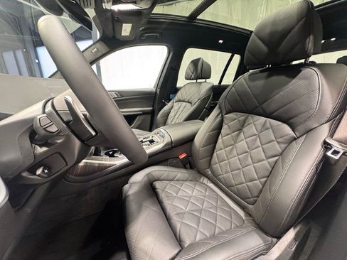 Used 2026 BMW X7 xDrive40i w/ M Sport Package AWD/4WD image 16
