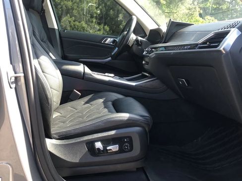 Used 2023 BMW X7 xDrive40i w/ Premium Package AWD/4WD image 32