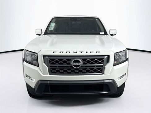 Used 2024 Nissan Frontier SV w/ SV Convenience Package AWD/4WD image 8