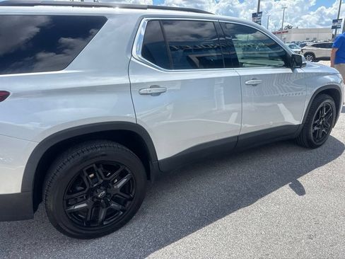 Used 2020 Chevrolet Traverse LT FWD image 4
