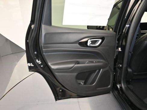 New 2026 Jeep Compass Latitude image 22