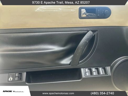 Used 2007 Volkswagen Beetle 2.5 Convertible 2D image 14