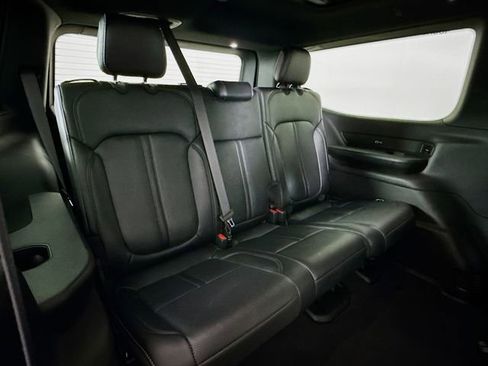 Used 2024 Jeep Wagoneer Series II image 29