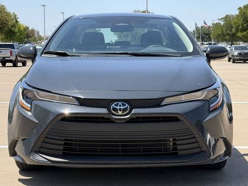 Used 2025 Toyota Corolla LE FWD image 8