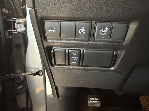 Used 2024 Nissan Armada SL w/ Captain's Chairs Package RWD image 30