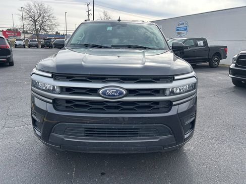 Used 2024 Ford Expedition Max XLT image 2