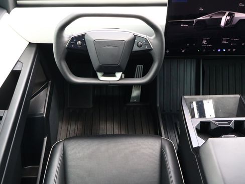 Used 2025 Tesla Cybertruck AWD Crew Cab image 9