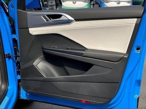 New 2025 Volkswagen Taos SE image 26
