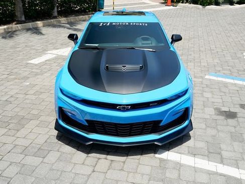 Used 2022 Chevrolet Camaro SS RWD image 5