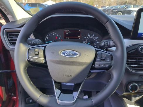 Used 2022 Ford Escape SE w/ SE Sport Appearance Package image 15