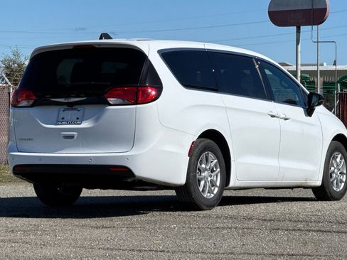 New 2026 Chrysler Voyager LX image 3