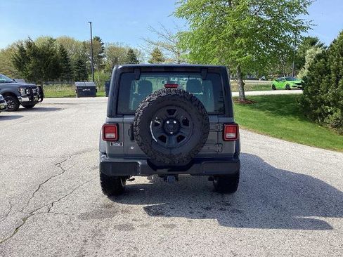 Used 2019 Jeep Wrangler Sport AWD/4WD image 5