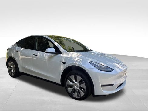 Used 2023 Tesla Model Y Long Range AWD/4WD image 6