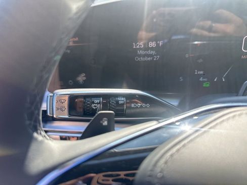 New 2026 Cadillac Lyriq Signature Luxury image 39