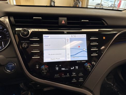 Used 2020 Toyota Camry XLE image 39