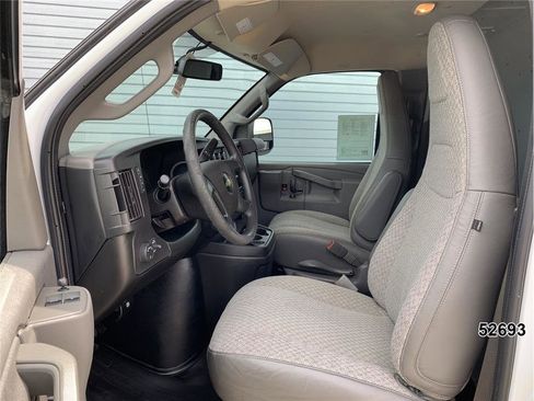 Used 2021 Chevrolet Express 2500 RWD image 25