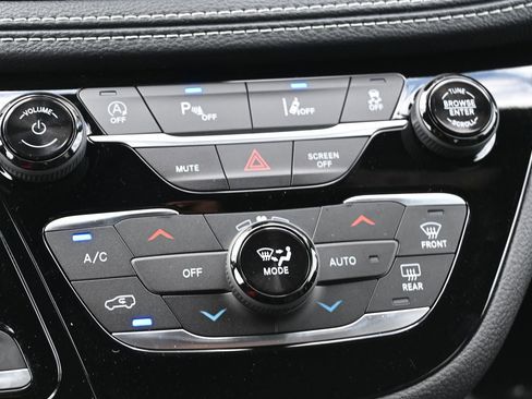 New 2026 Chrysler Pacifica Select image 14