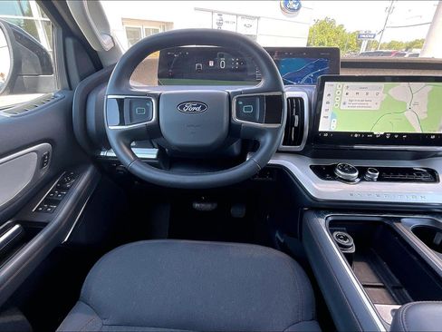 Certified 2025 Ford Expedition Max Active AWD/4WD image 5