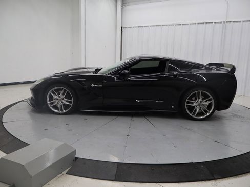 Used 2017 Chevrolet Corvette Stingray Coupe image 9