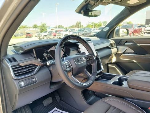New 2026 GMC Acadia Denali Ultimate w/ LPO, Floor Liner Package AWD/4WD image 9