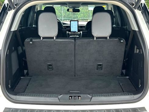 Used 2023 Ford Explorer Limited w/ Limited Technology Package RWD image 7