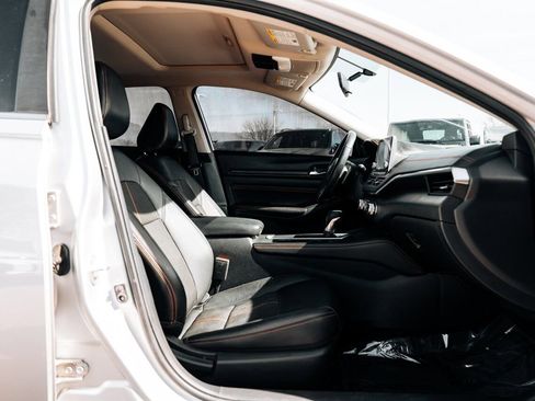 Used 2019 Nissan Altima 2.5 SR w/ SR Premium Package image 44