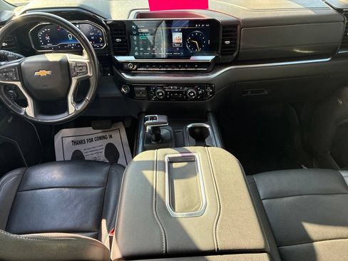 Used 2022 Chevrolet Silverado 1500 LTZ AWD/4WD image 31