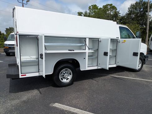 New 2025 Chevrolet Express 3500 w/ Power Convenience Package image 13