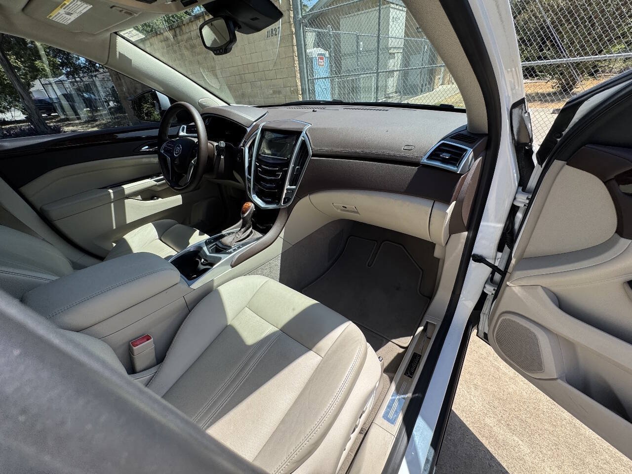 Used 2016 Cadillac SRX Luxury w/ Driver Awareness Package FWD image 22