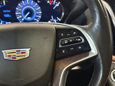 Used 2018 Cadillac Escalade Premium Luxury AWD/4WD image 17