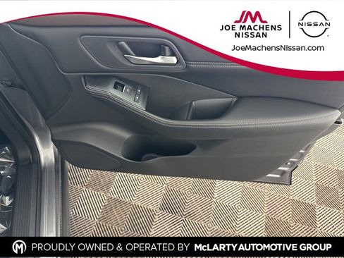 Used 2023 Nissan Rogue SL image 19