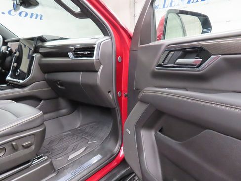 Used 2025 GMC Yukon Elevation w/ LPO, Floor Liner Package image 30