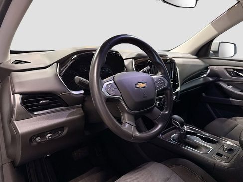 Used 2021 Chevrolet Traverse LT FWD image 9