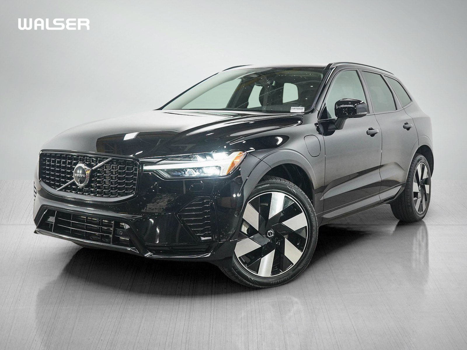 Used 2024 Volvo XC60 T8 Plus w/ Protection Package Premier AWD/4WD image 1