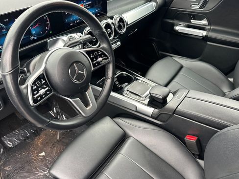 Used 2023 Mercedes-Benz GLB 250 4MATIC image 10