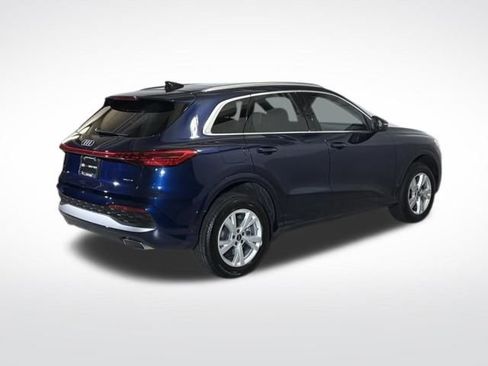 Used 2025 Audi Q5 Premium w/ Convenience Package image 9