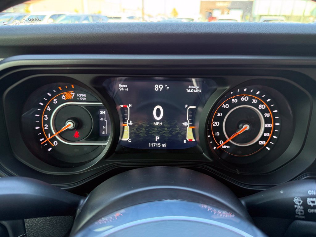 Used 2025 Jeep Wrangler Unlimited Sahara AWD/4WD image 33