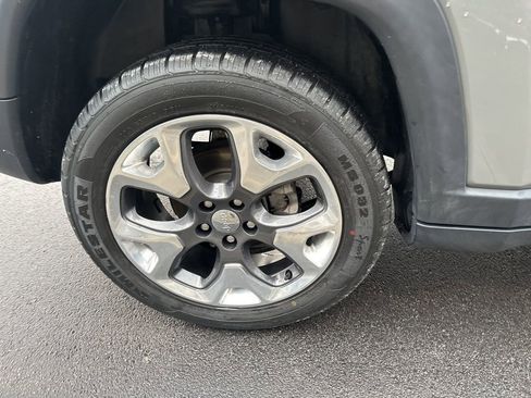 Used 2019 Jeep Compass Limited AWD/4WD image 6
