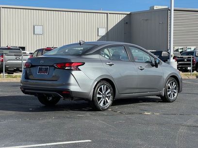 New 2025 Nissan Versa SV w/ Trunk Package