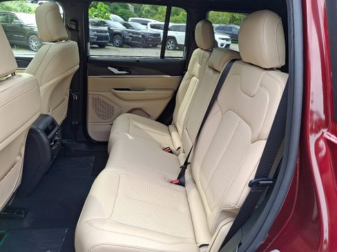 New 2025 Jeep Grand Cherokee Limited w/ Luxury Tech Group II image 6