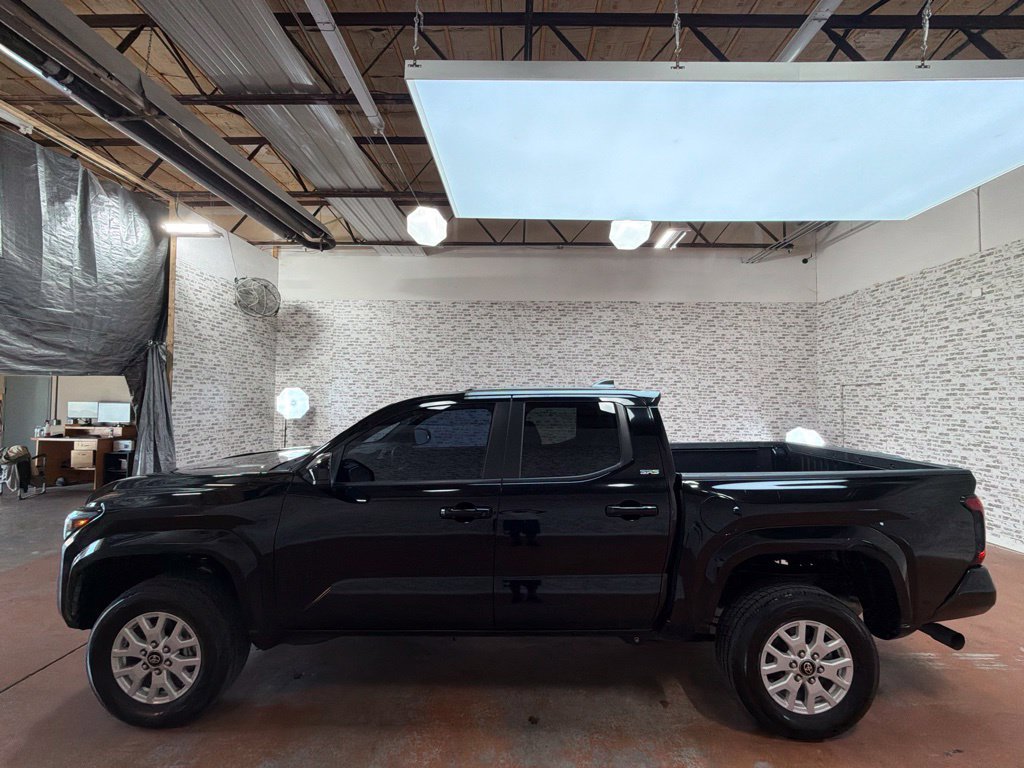 Used 2024 Toyota Tacoma SR5 RWD image 4