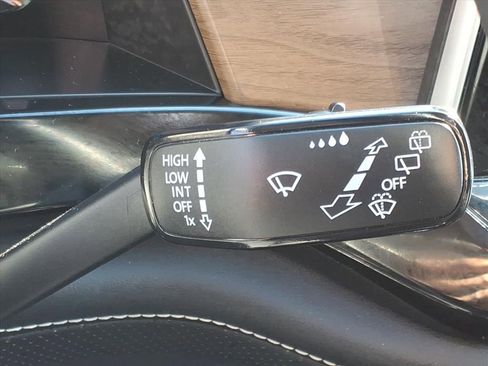 Used 2025 Volkswagen Atlas SE image 26