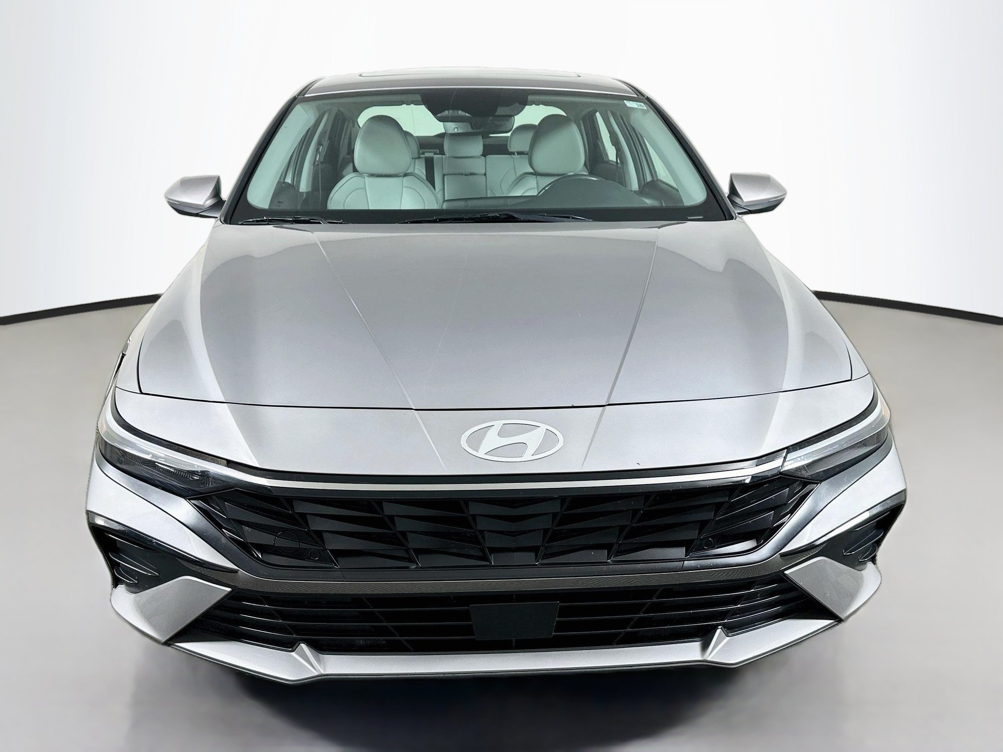 Certified 2025 Hyundai Elantra Limited FWD image 2