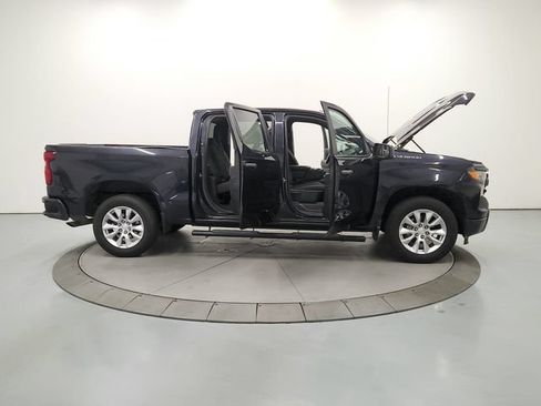 Used 2022 Chevrolet Silverado 1500 Custom RWD image 17
