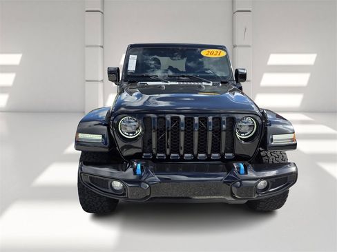 Used 2021 Jeep Wrangler Unlimited Sahara image 2